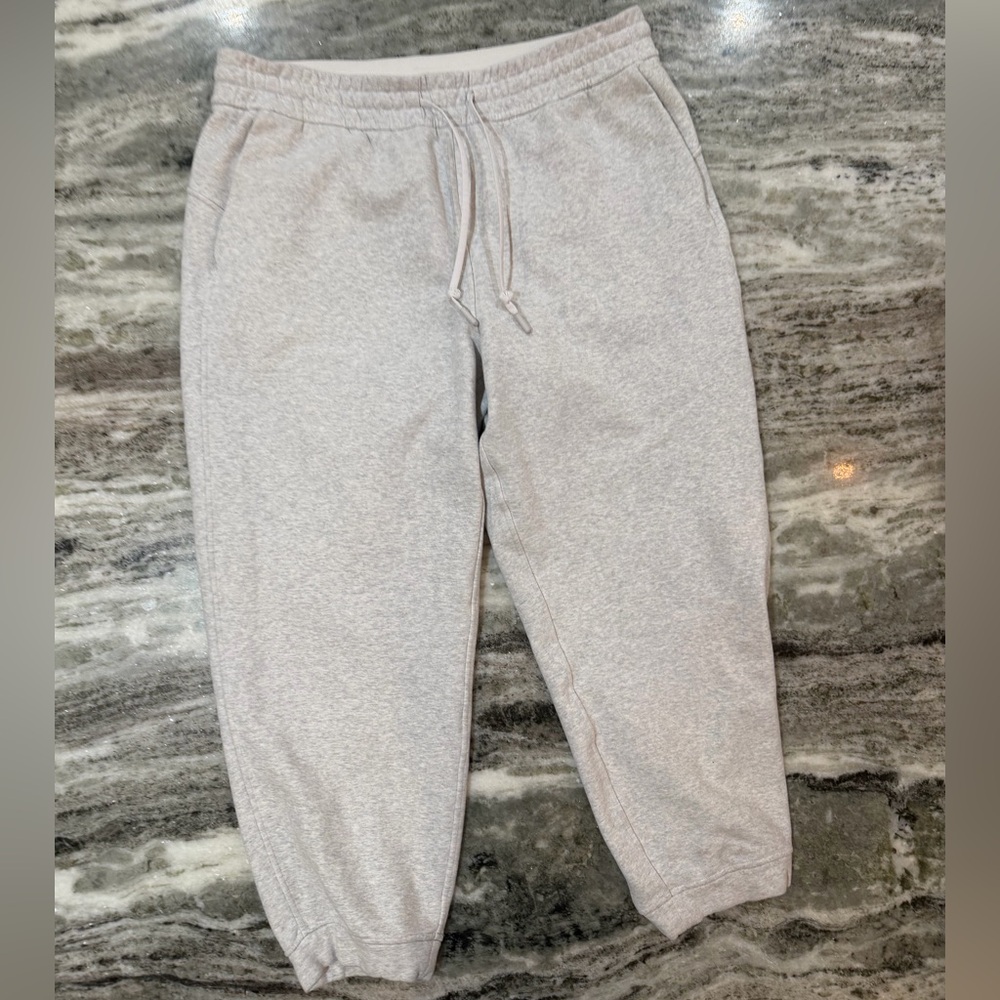 Lululemon Loungeful High-Rise Cropped Jogger Sweatpants
Size 12 - Picture 4 of 11